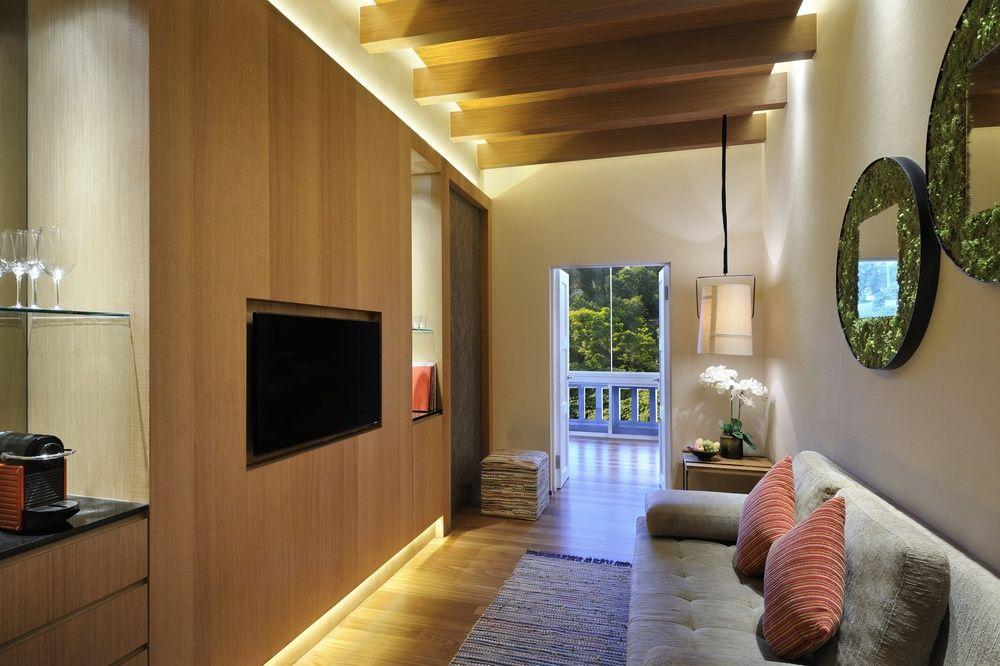 Oasia Resort Sentosa By Far East Hospitality Сингапур Экстерьер фото A living room at The Standard East Village