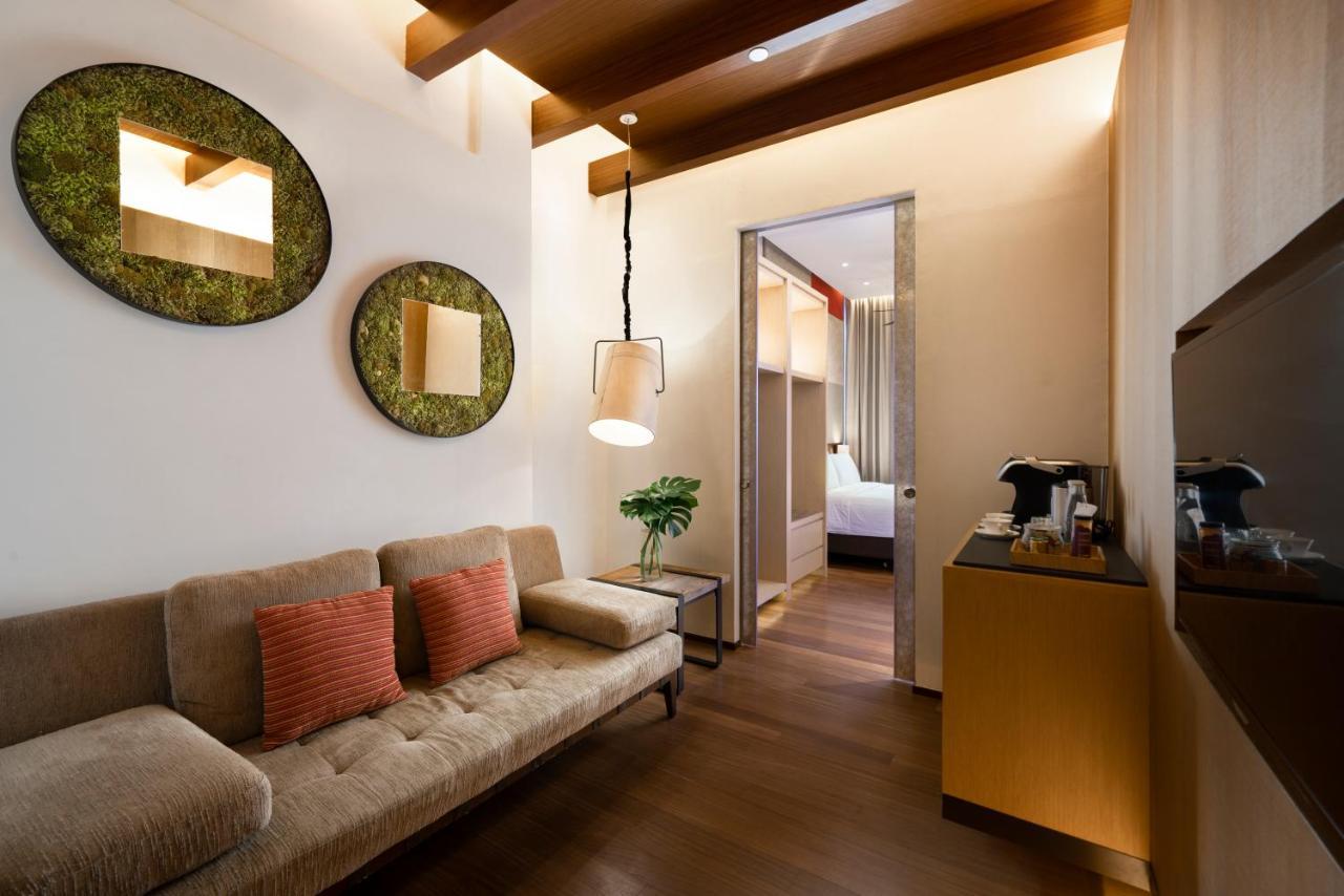 Oasia Resort Sentosa By Far East Hospitality Сингапур Экстерьер фото A suite at the hotel
