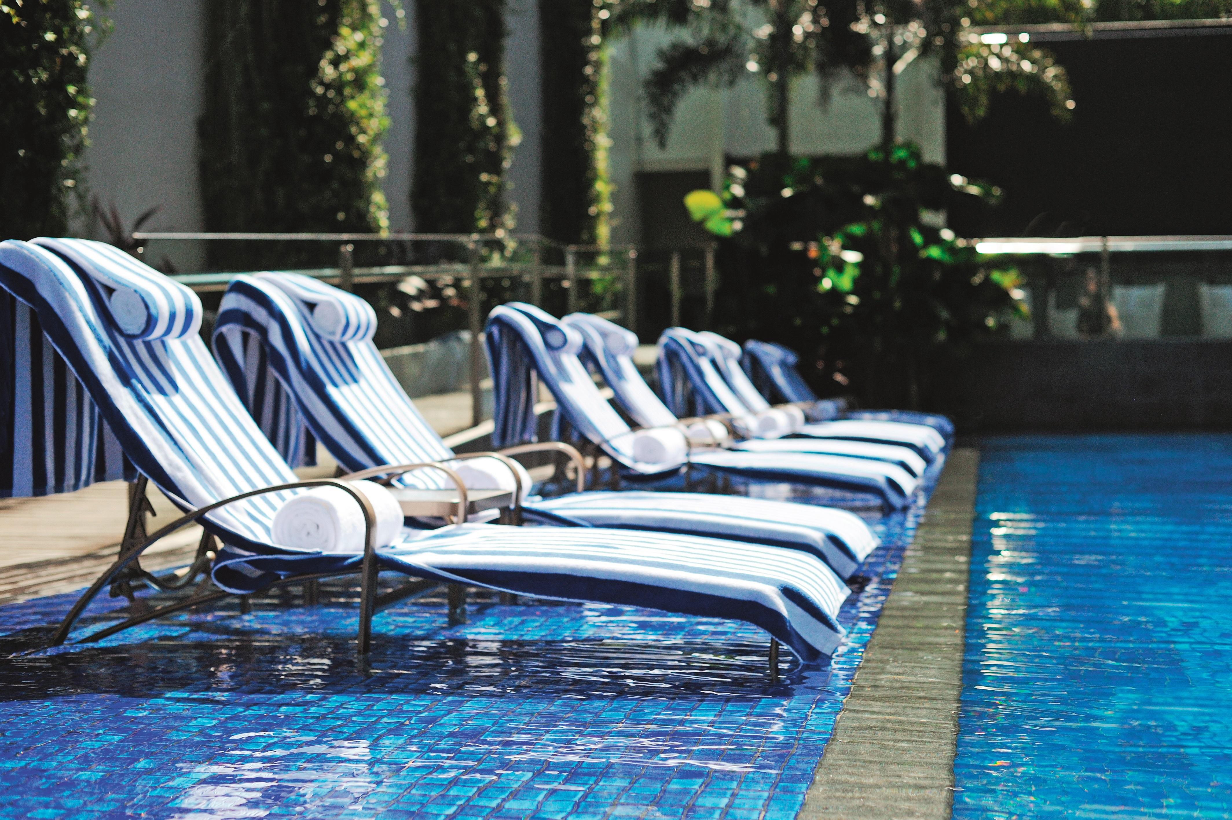 Oasia Resort Sentosa By Far East Hospitality Сингапур Экстерьер фото The pool at the hotel