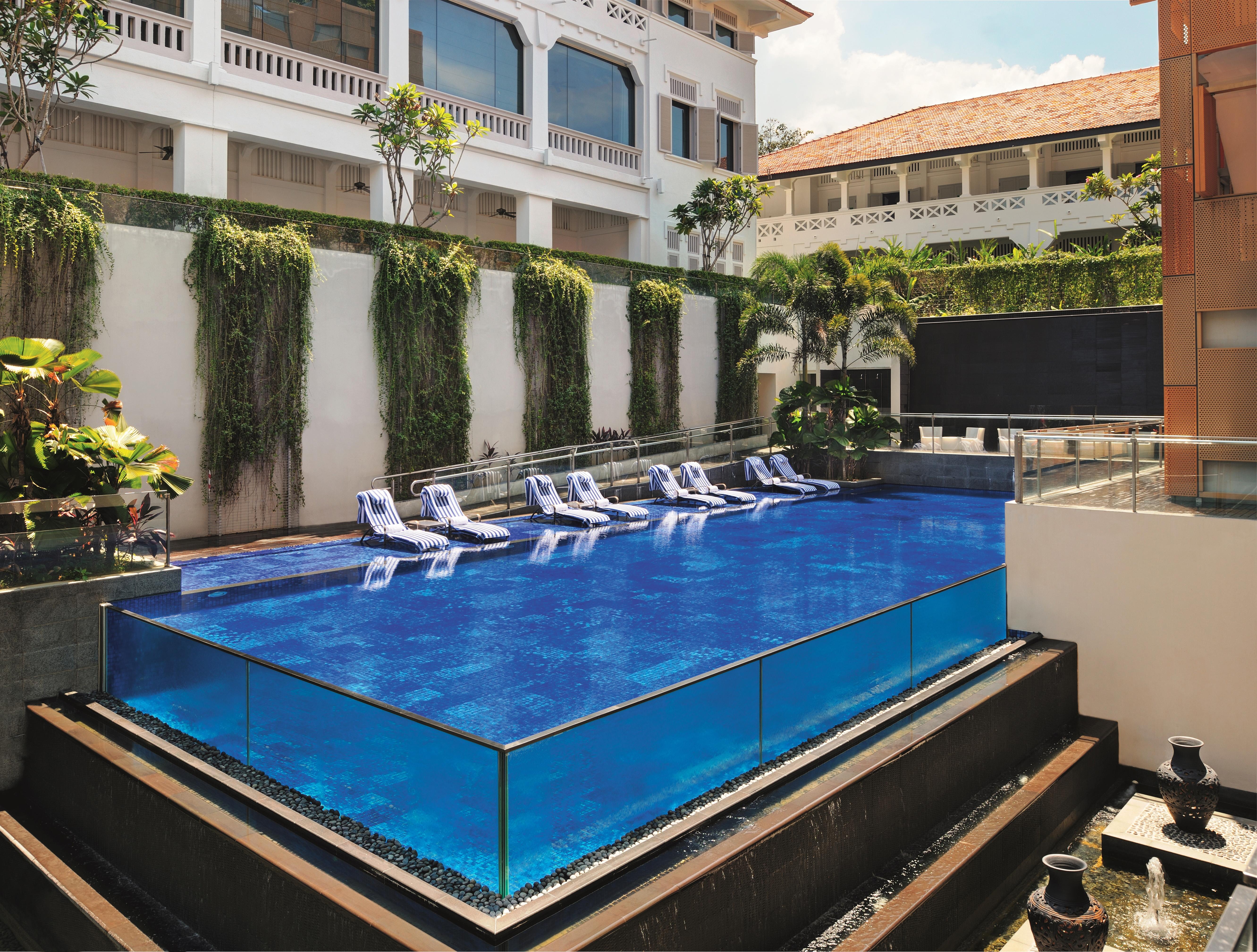 Oasia Resort Sentosa By Far East Hospitality Сингапур Экстерьер фото The pool at the hotel
